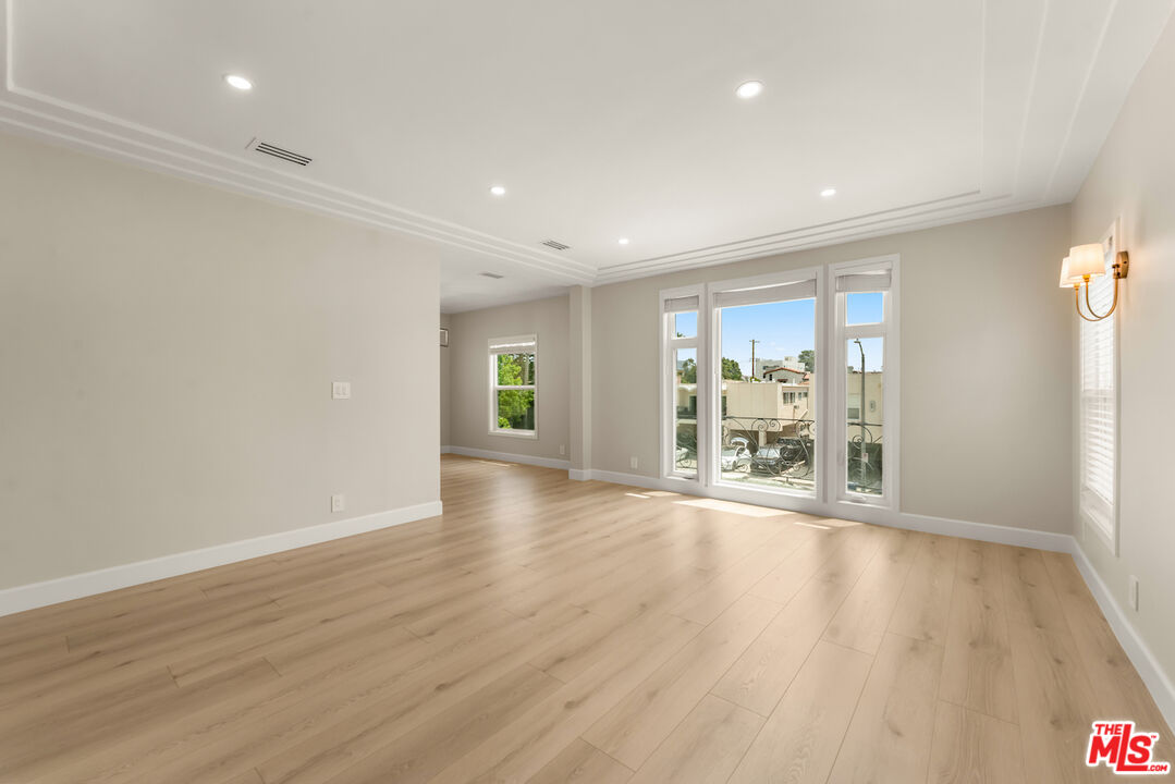 1117 S Wooster St Unit: 1117