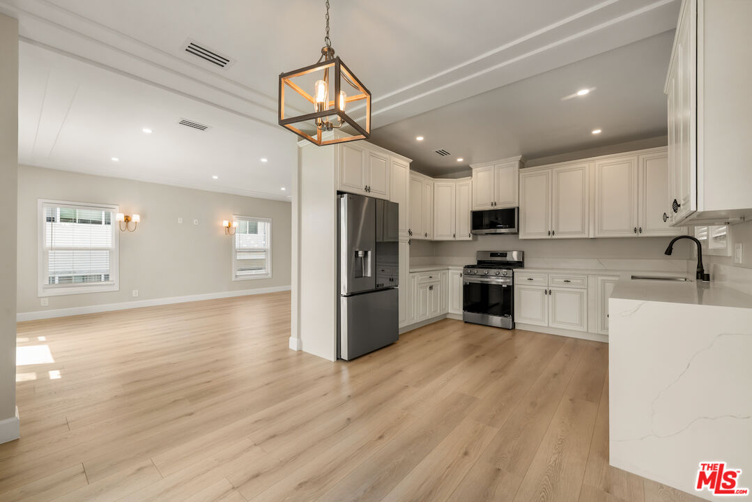 1117 S Wooster St Unit: 1117