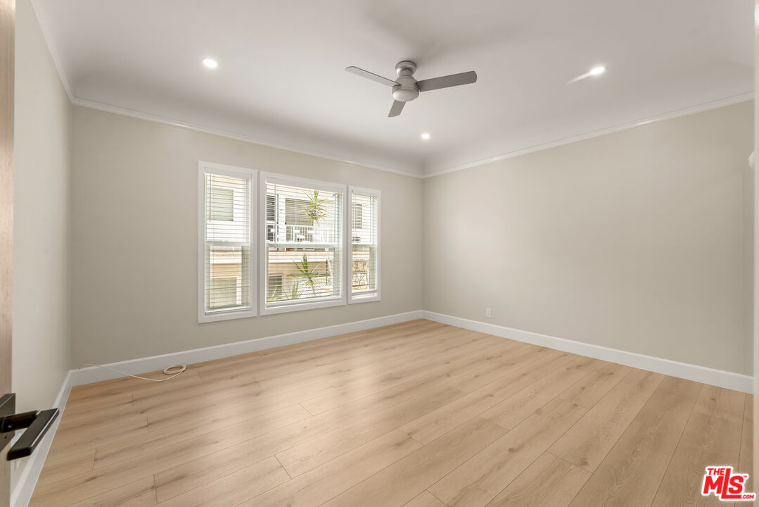 1117 S Wooster St Unit: 1117 1/2