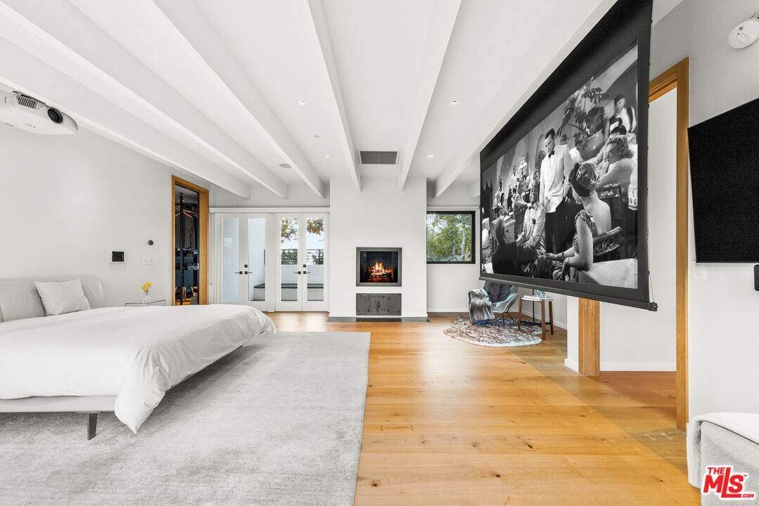 354 Amalfi Dr
