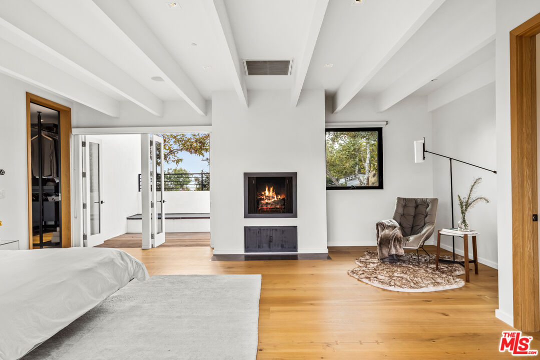 354 Amalfi Dr