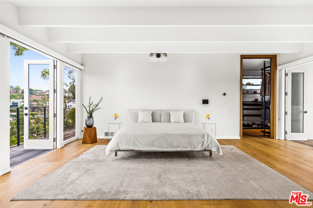 354 Amalfi Dr