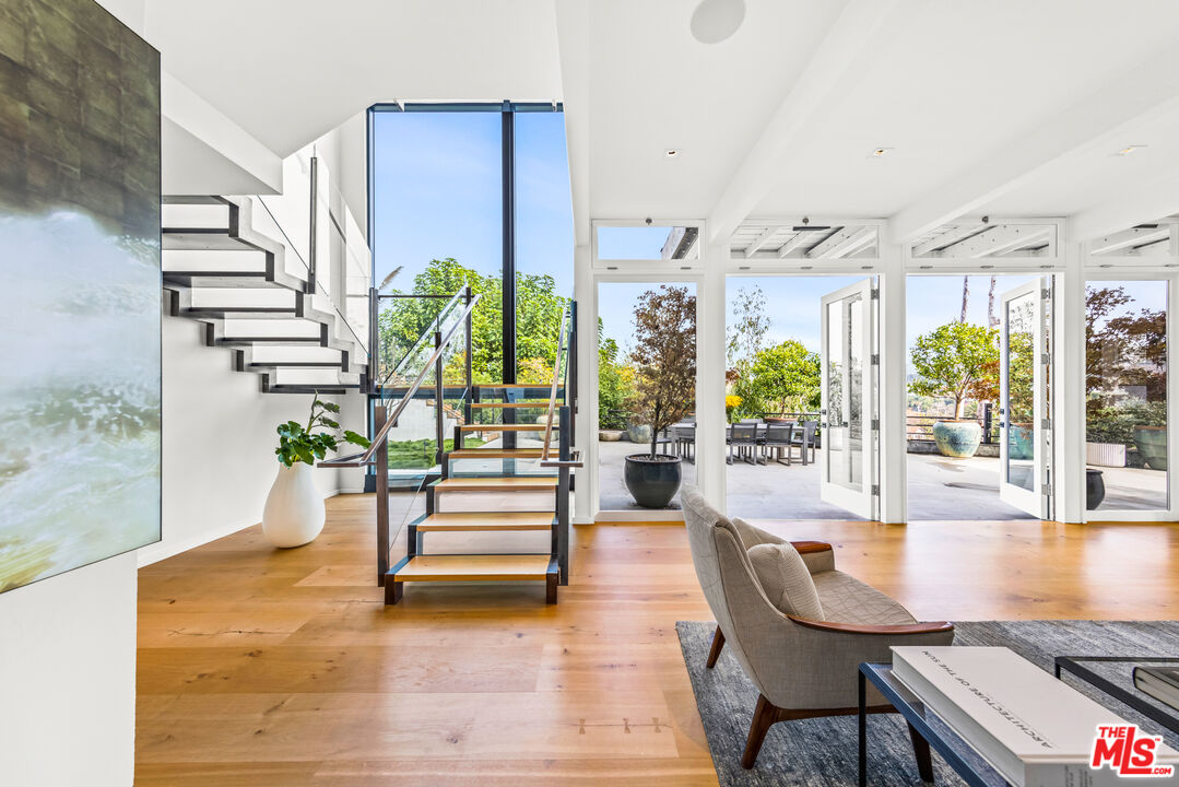 354 Amalfi Dr