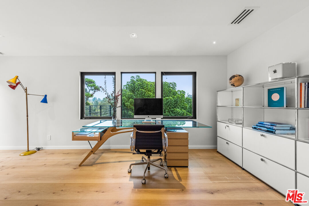 354 Amalfi Dr