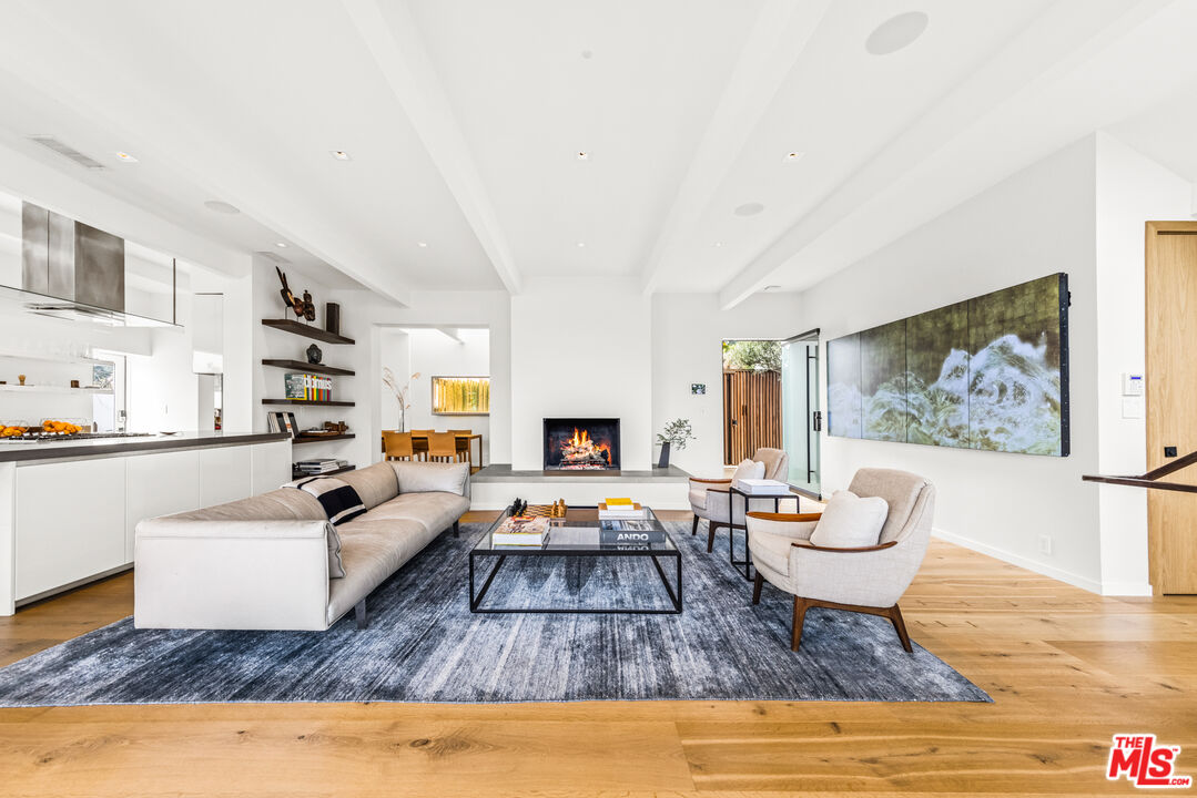 354 Amalfi Dr