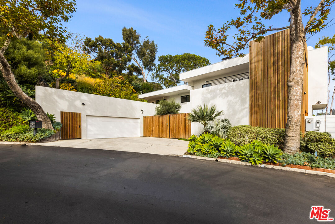 354 Amalfi Dr