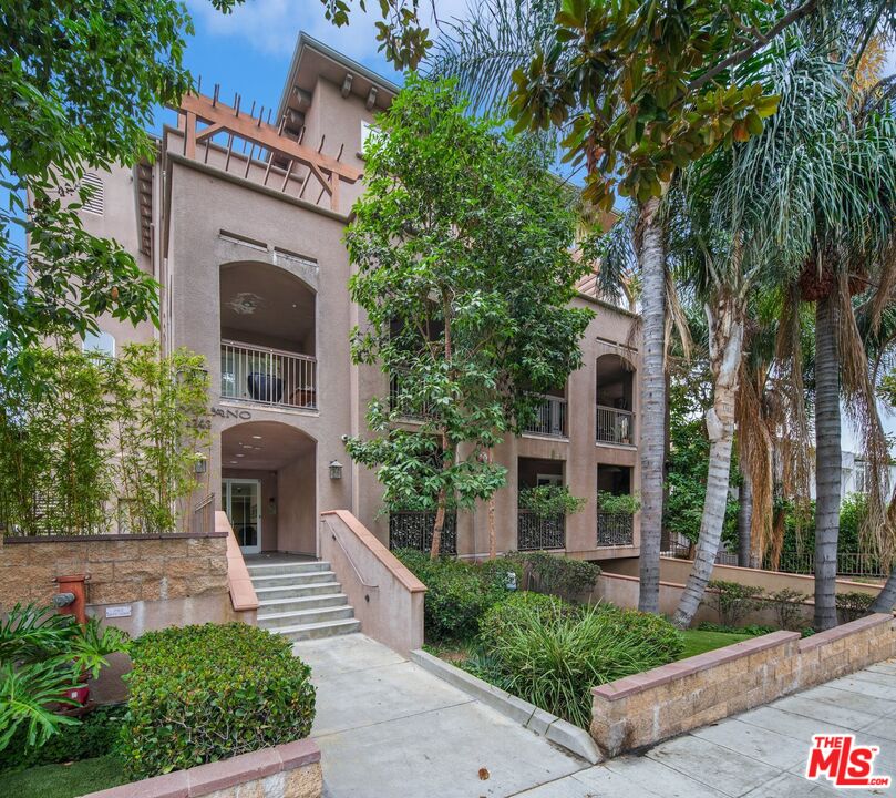 1248 N Laurel Ave Unit: 302