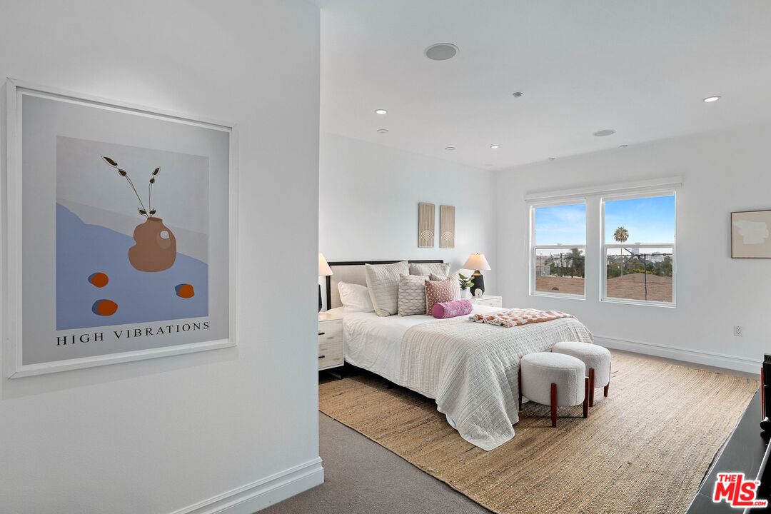 1248 N Laurel Ave Unit: 302
