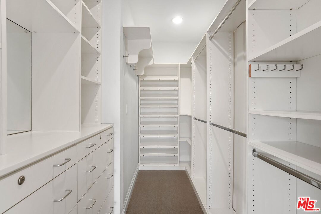 1248 N Laurel Ave Unit: 302