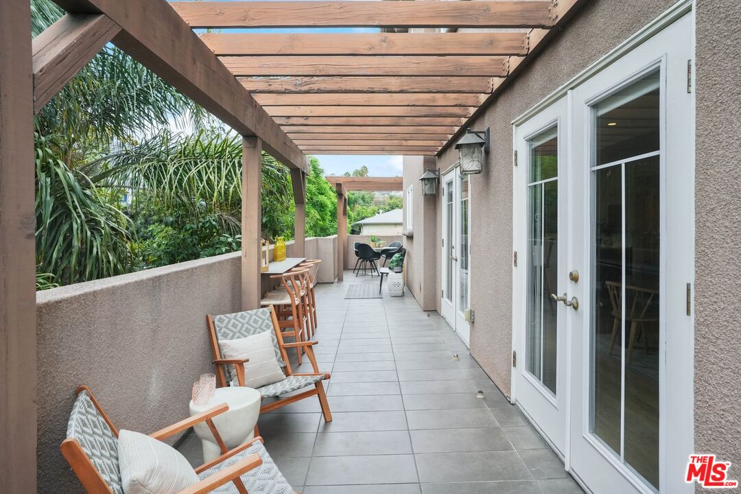 1248 N Laurel Ave Unit: 302