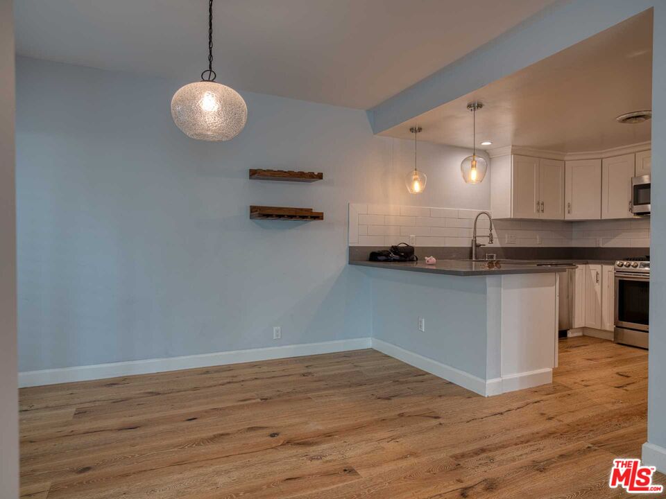 422 S Orange Grove Blvd Unit: 7