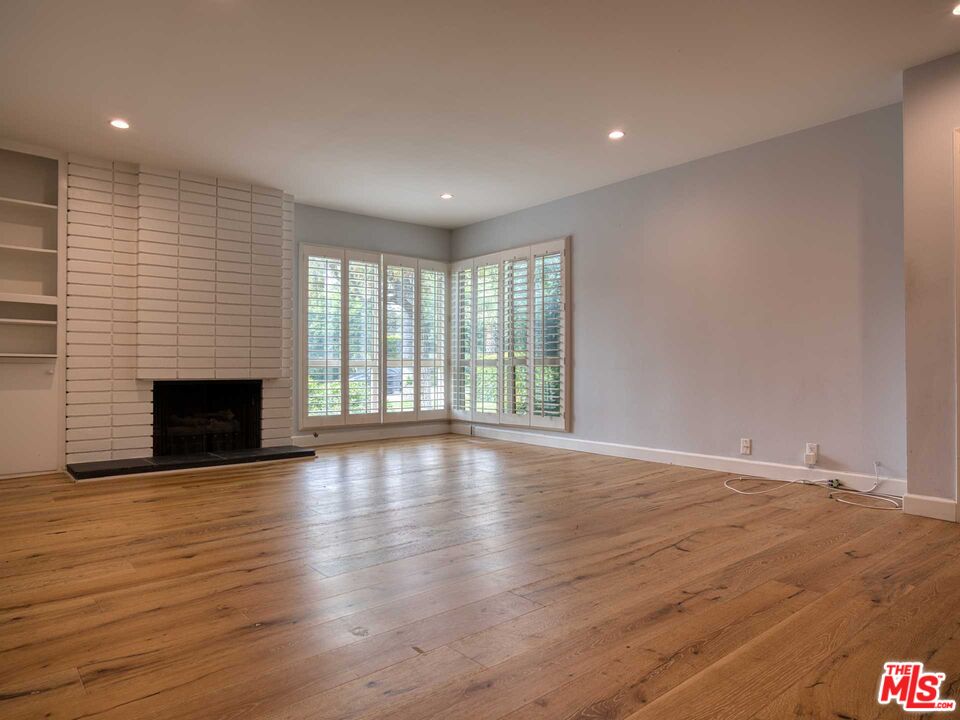 422 S Orange Grove Blvd Unit: 7