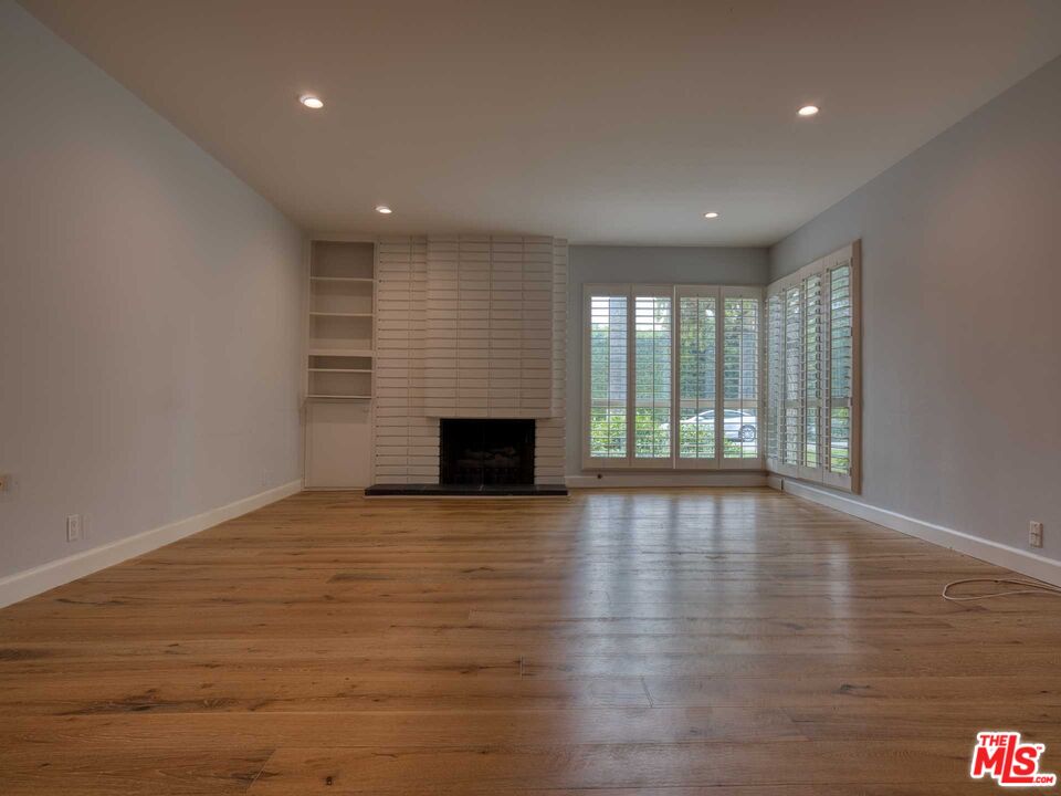 422 S Orange Grove Blvd Unit: 7