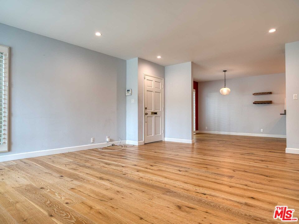 422 S Orange Grove Blvd Unit: 7