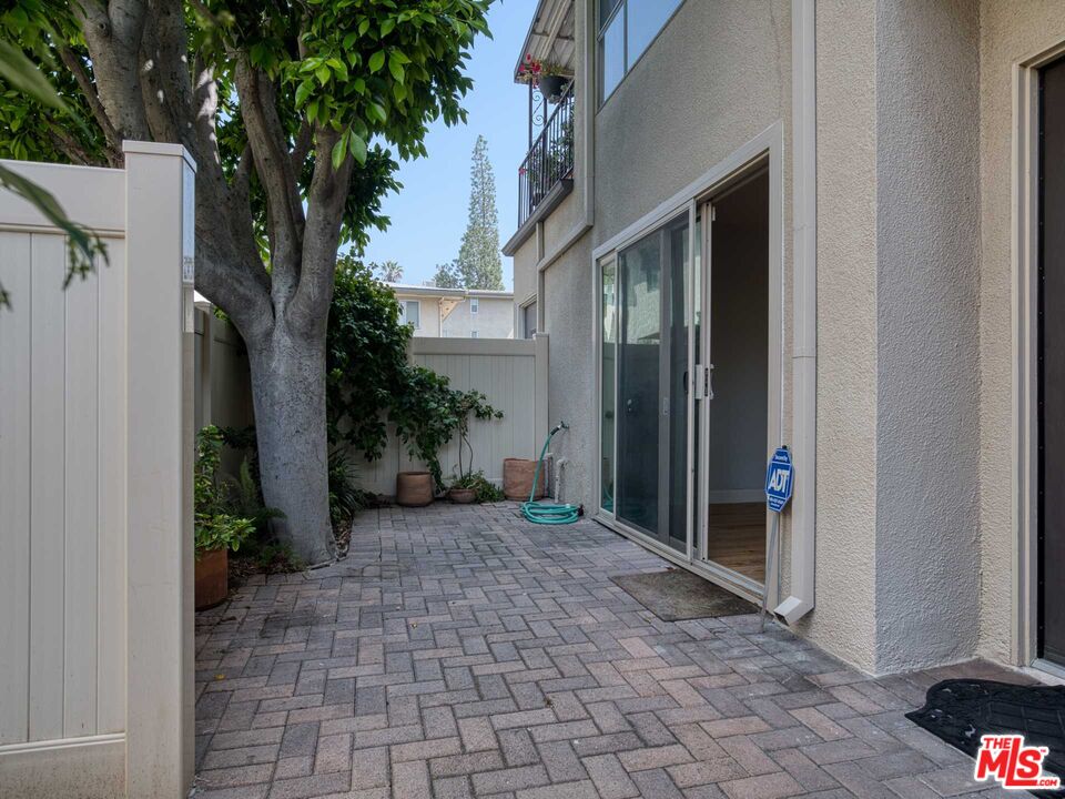 422 S Orange Grove Blvd Unit: 7
