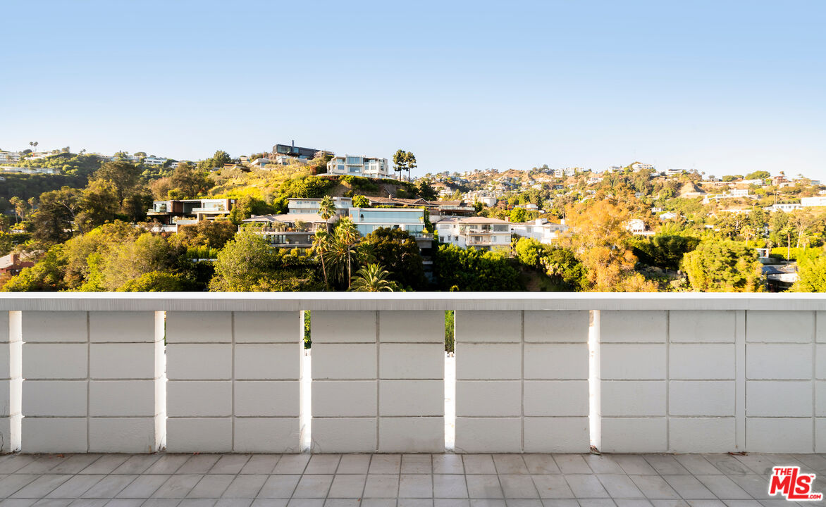 8787 Shoreham Dr Unit: PHB