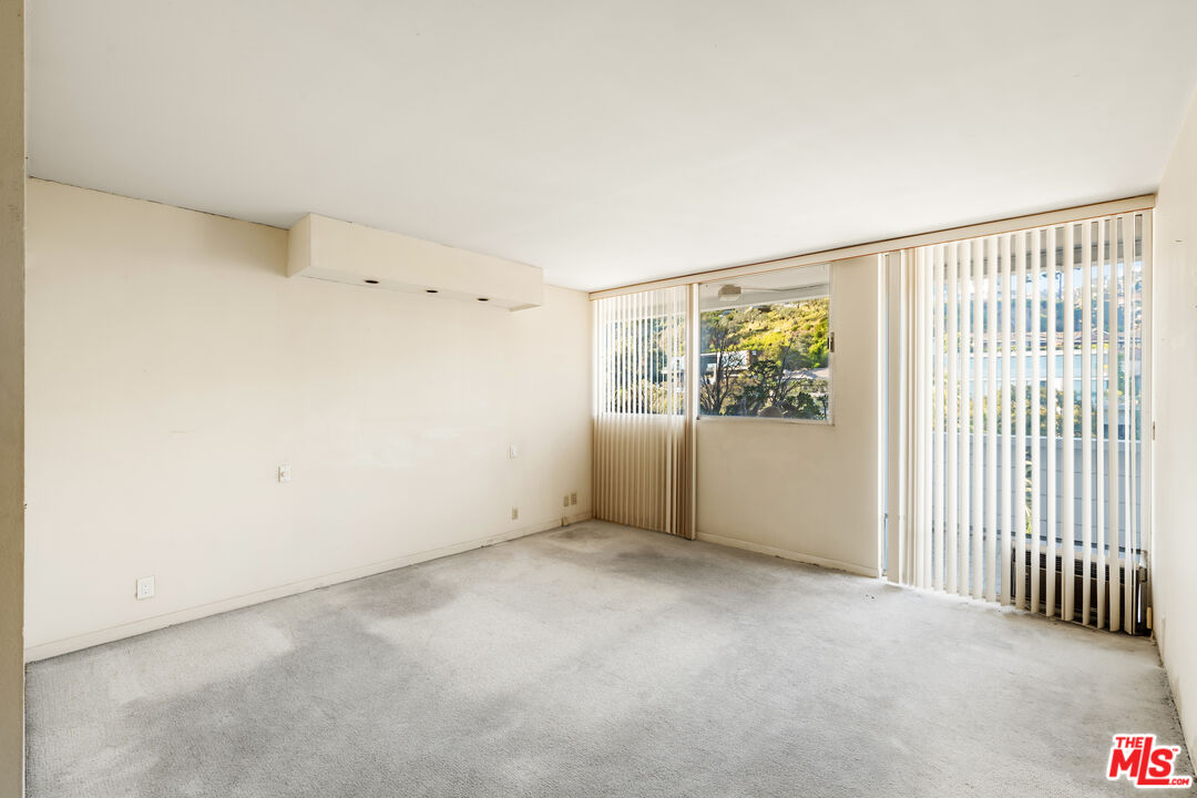 8787 Shoreham Dr Unit: PHB