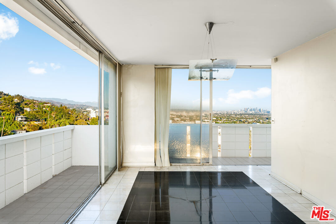 8787 Shoreham Dr Unit: PHB