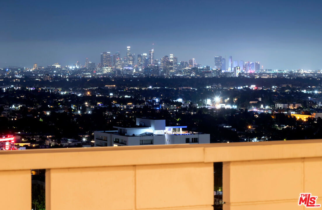 8787 Shoreham Dr Unit: PHB
