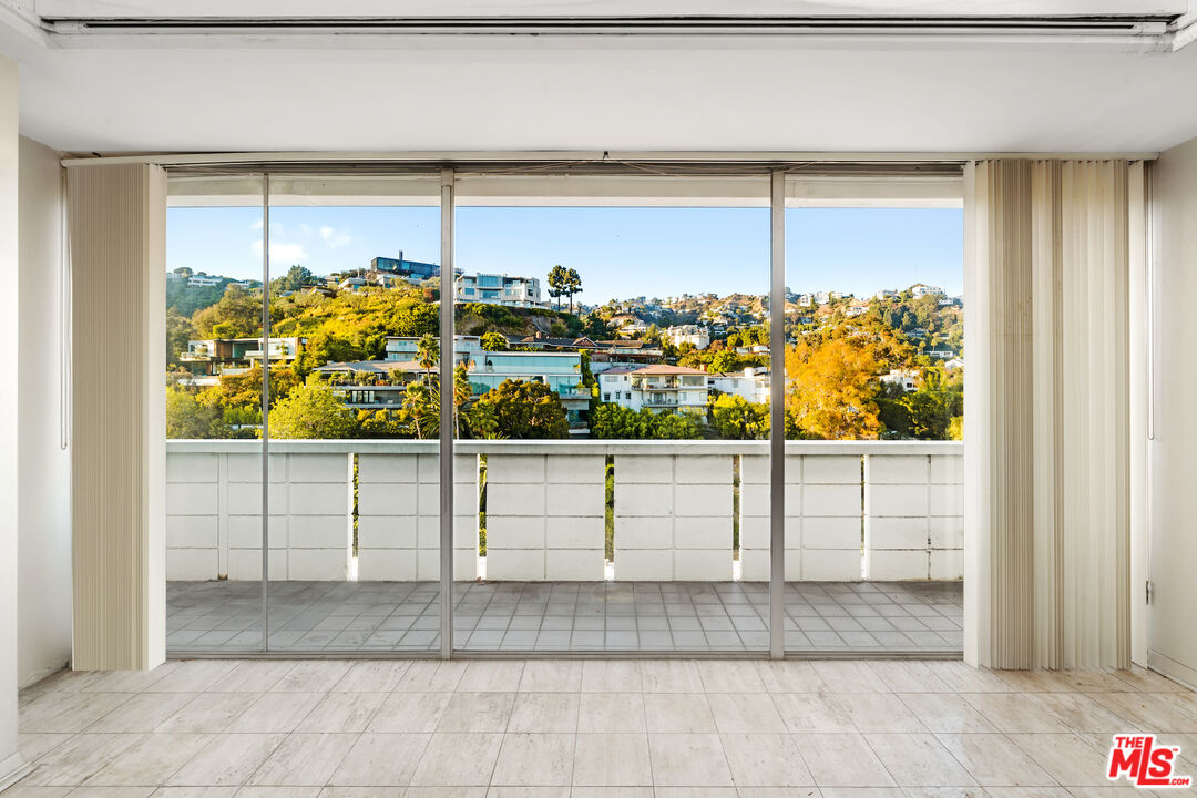 8787 Shoreham Dr Unit: PHB