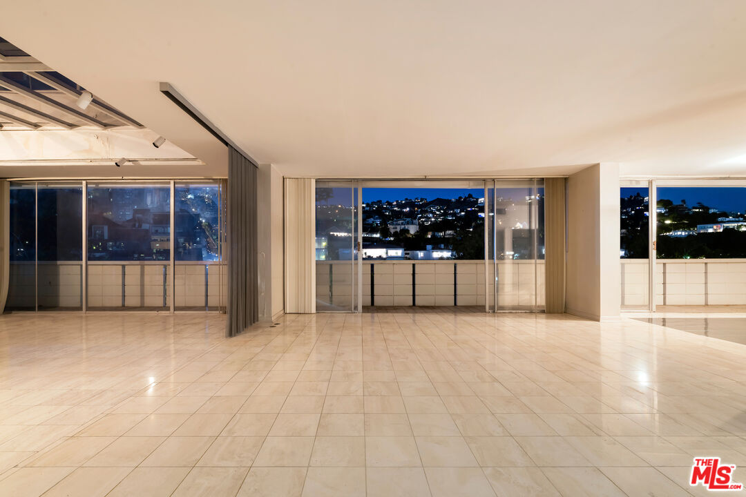 8787 Shoreham Dr Unit: PHB