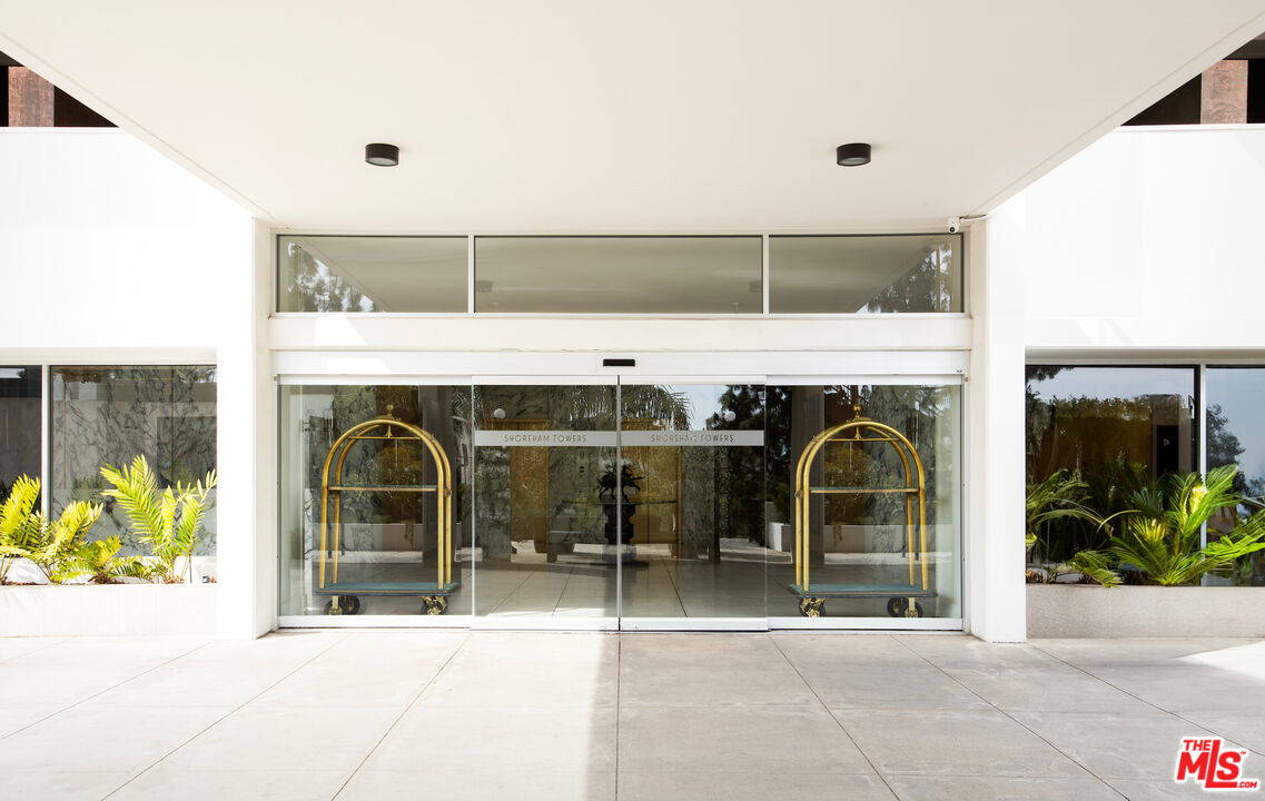 8787 Shoreham Dr Unit: PHB