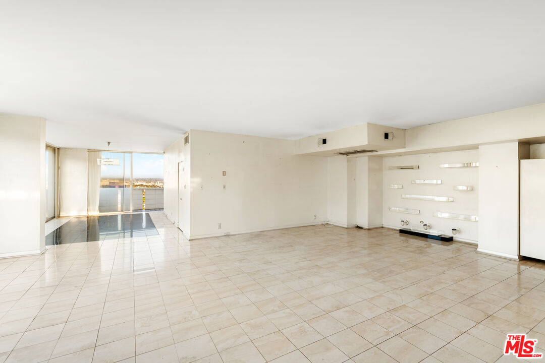 8787 Shoreham Dr Unit: PHB