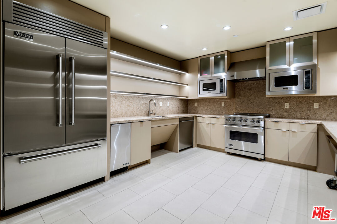 10560 Wilshire Blvd Unit: 1803