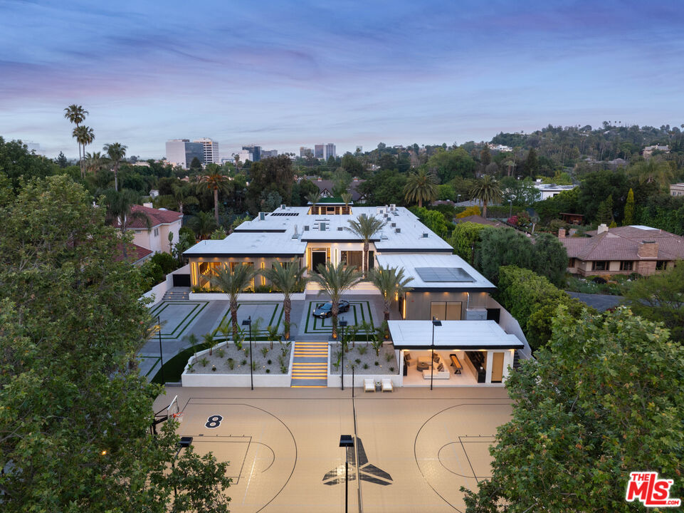 4640 Petit Ave