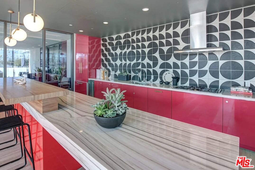 1120 S Grand Ave Unit: PH 1