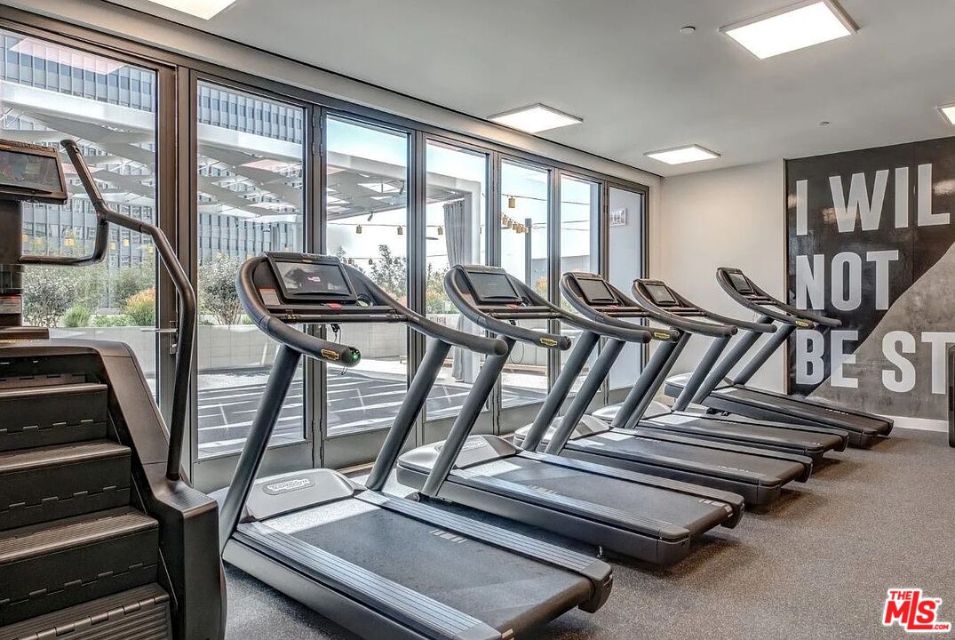 1120 S Grand Ave Unit: PH 1