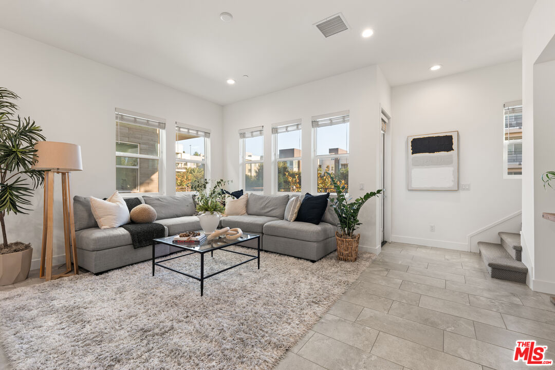 939 E Mason Ln Unit: 59