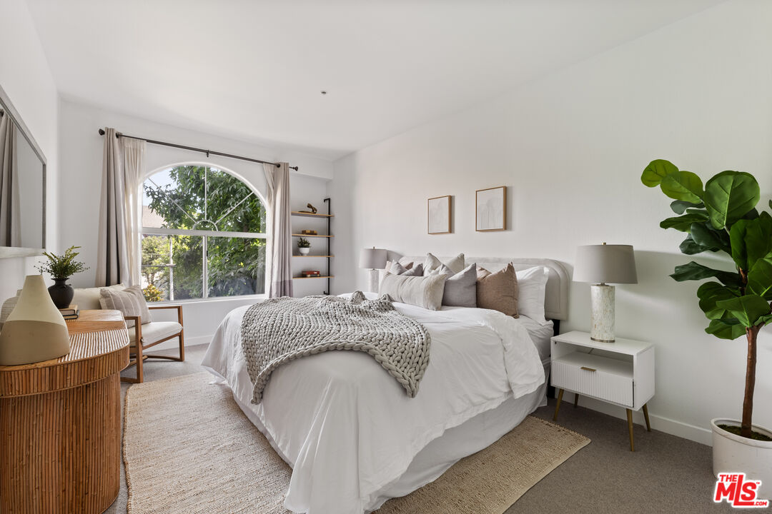 1351 N Curson Ave Unit: PH1