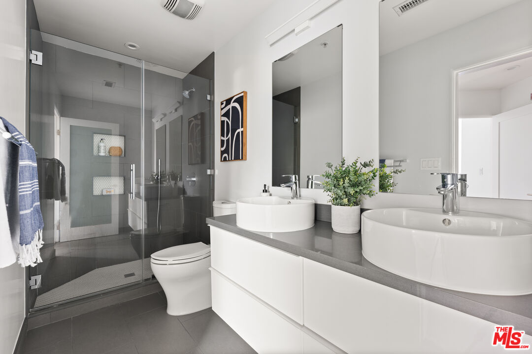 1351 N Curson Ave Unit: PH1