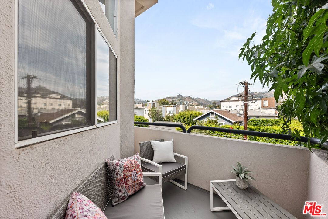 1351 N Curson Ave Unit: PH1