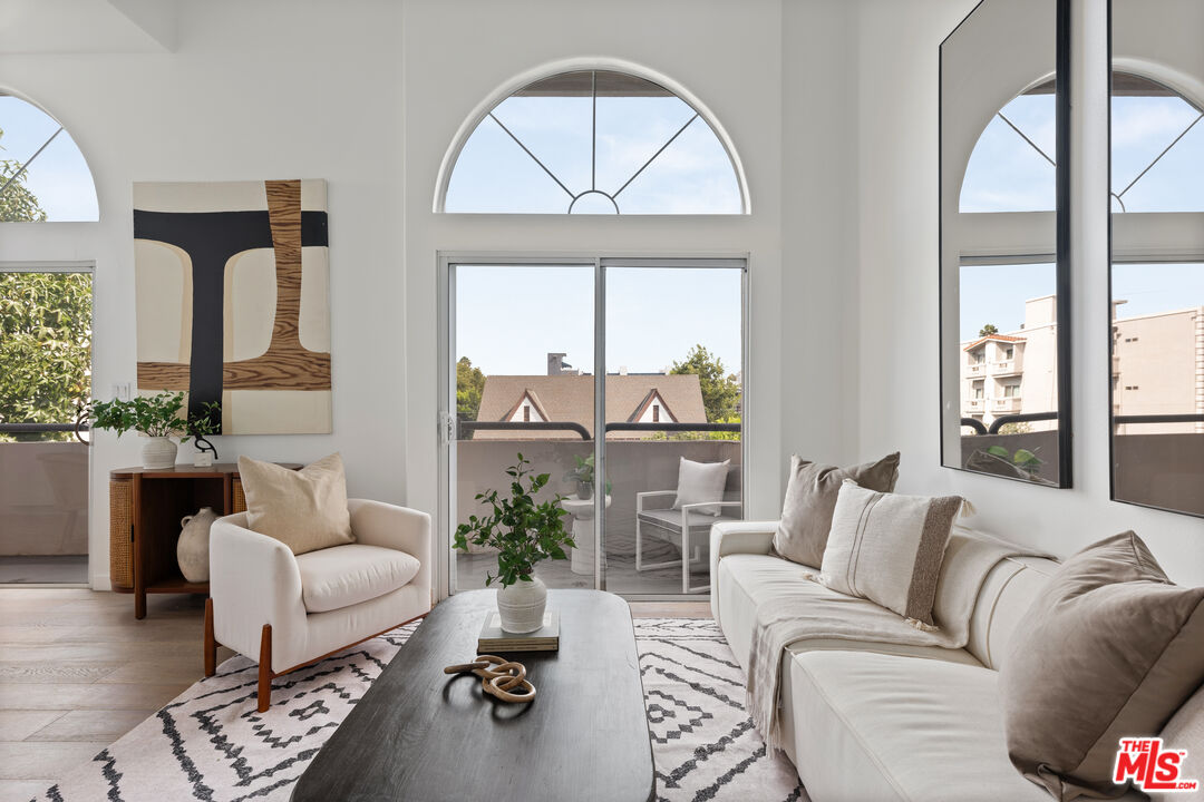 1351 N Curson Ave Unit: PH1