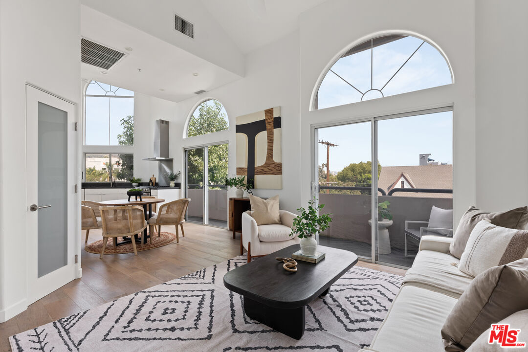 1351 N Curson Ave Unit: PH1