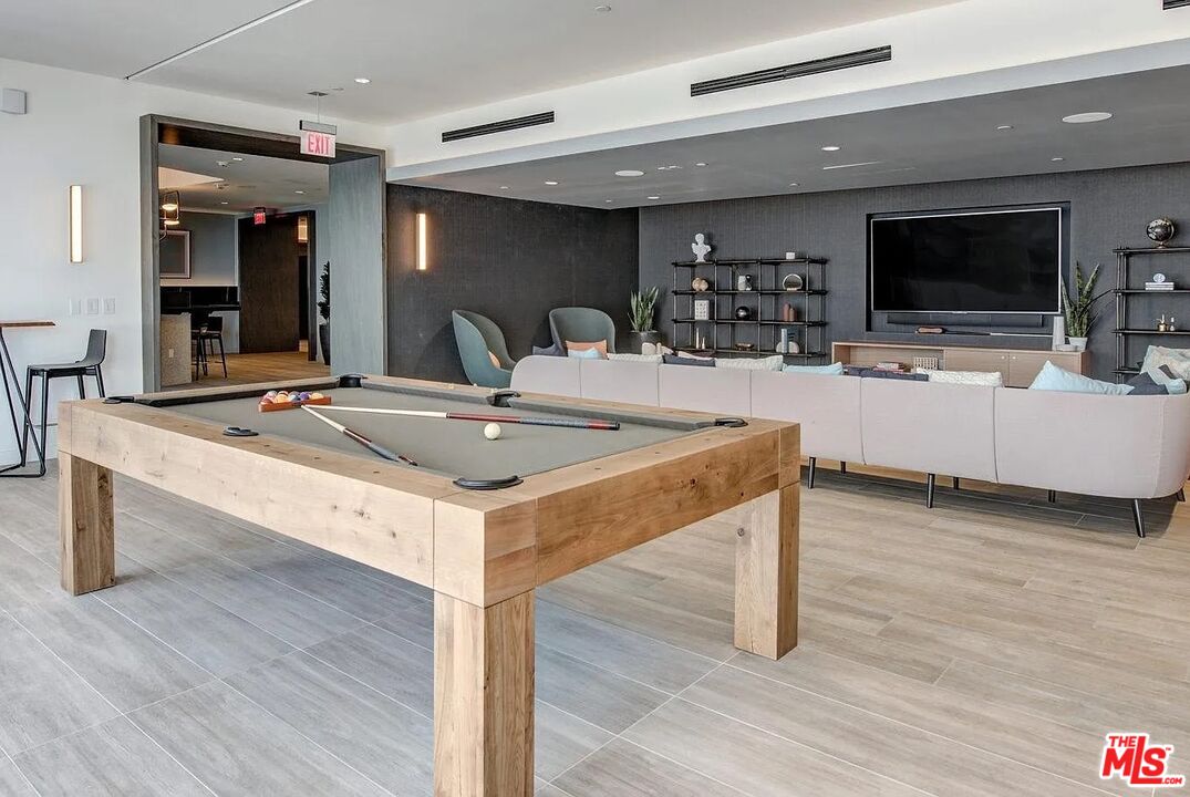 1120 S Grand Ave Unit: PH 2
