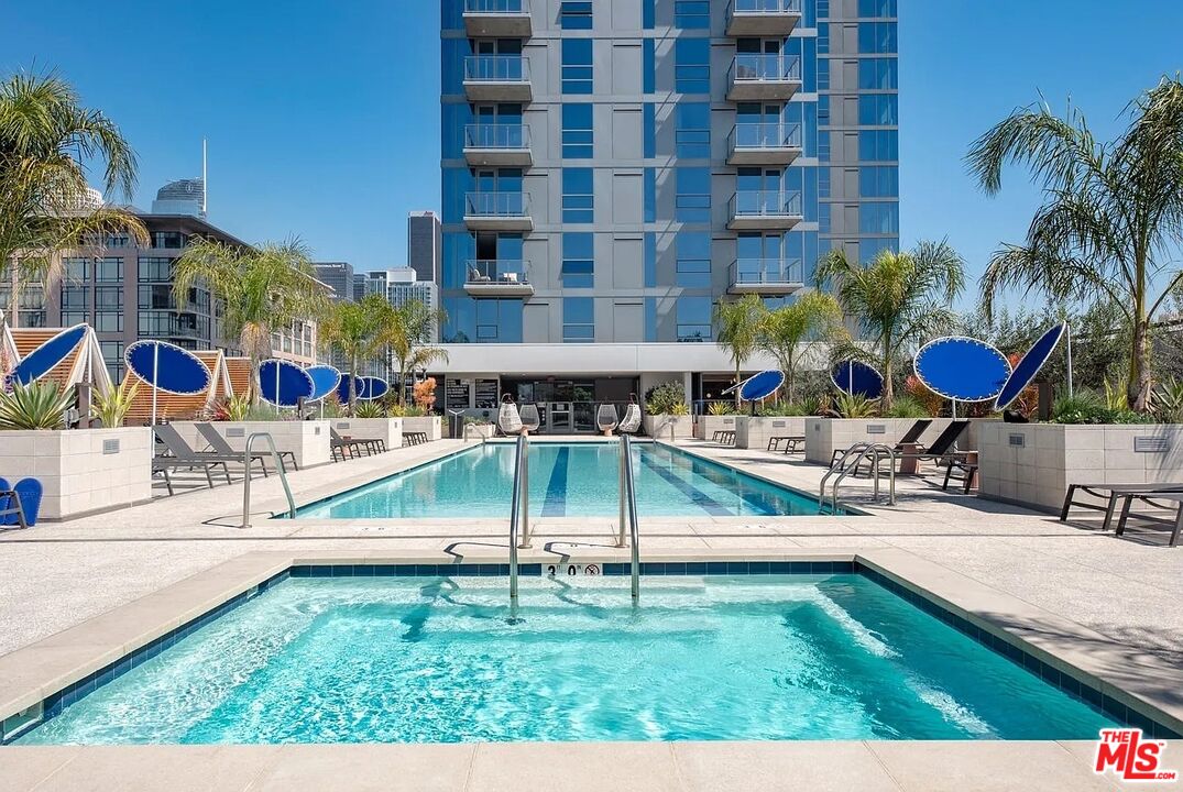 1120 S Grand Ave Unit: PH 2