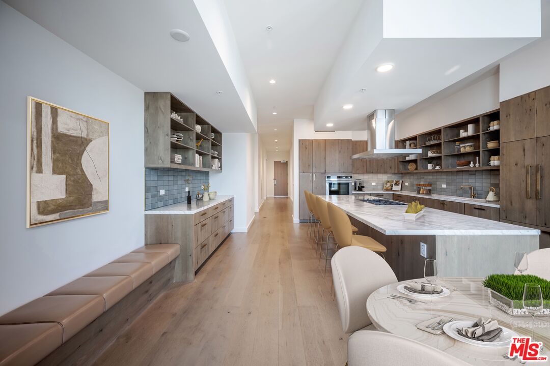 1120 S Grand Ave Unit: PH 2