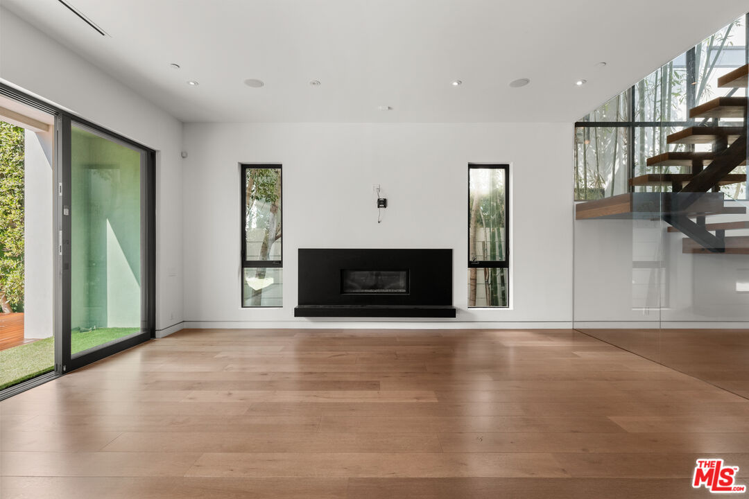 103 N Laurel Ave