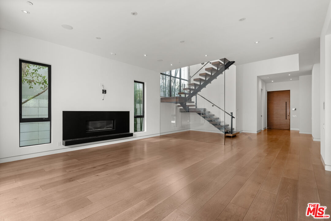 103 N Laurel Ave