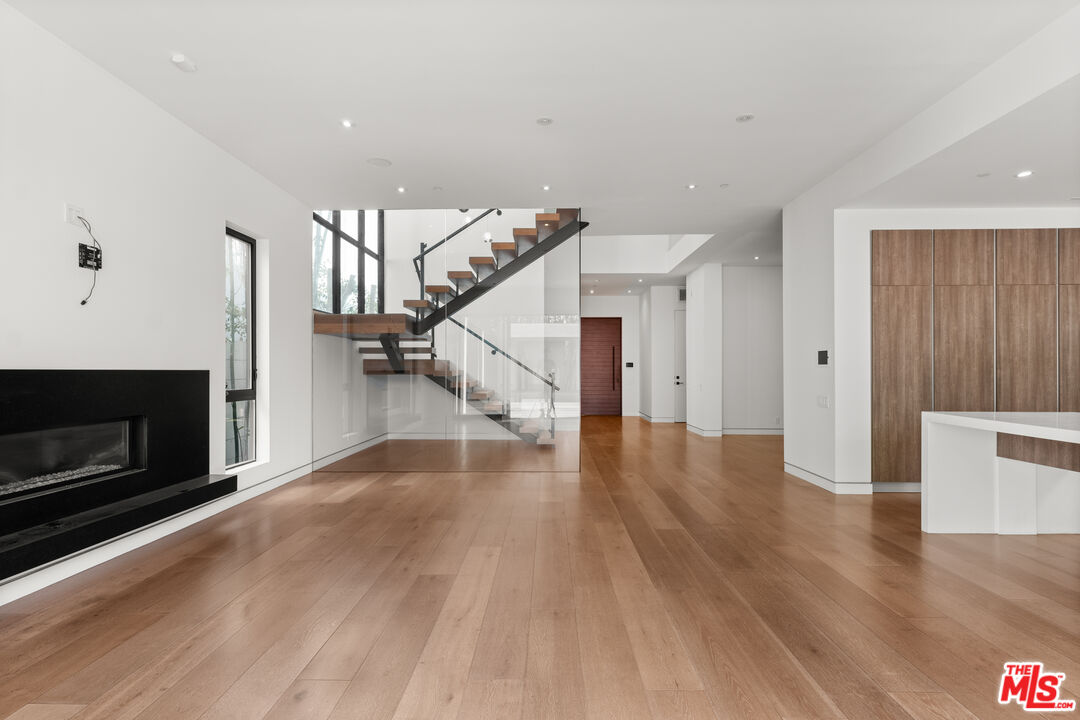 103 N Laurel Ave