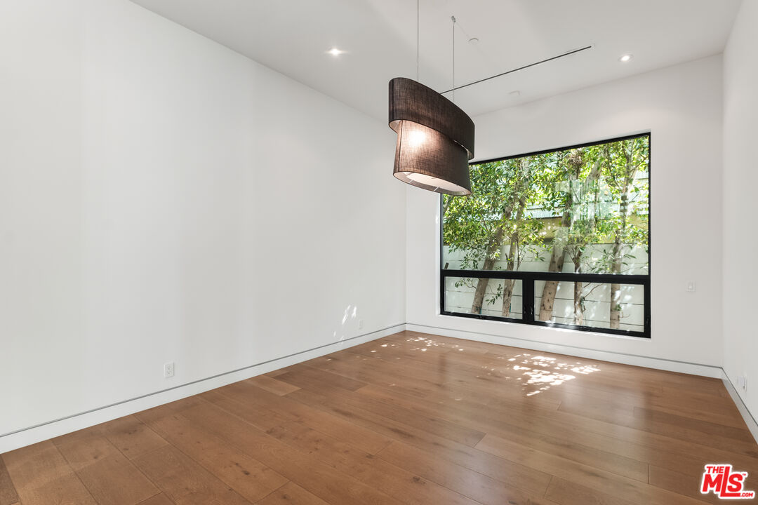103 N Laurel Ave