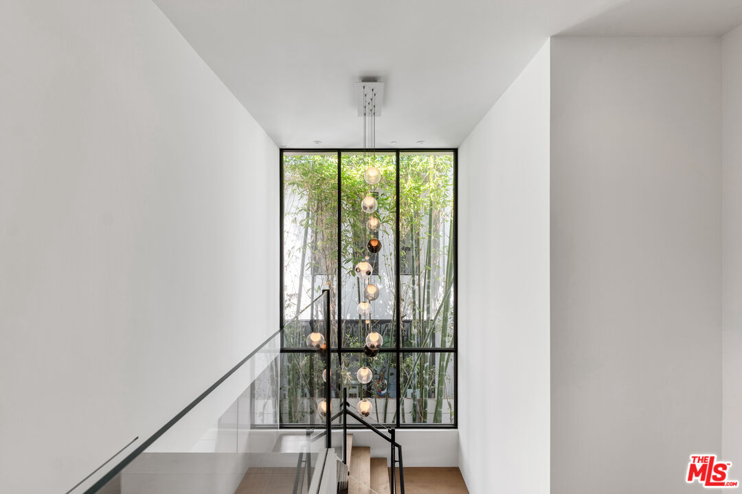 103 N Laurel Ave