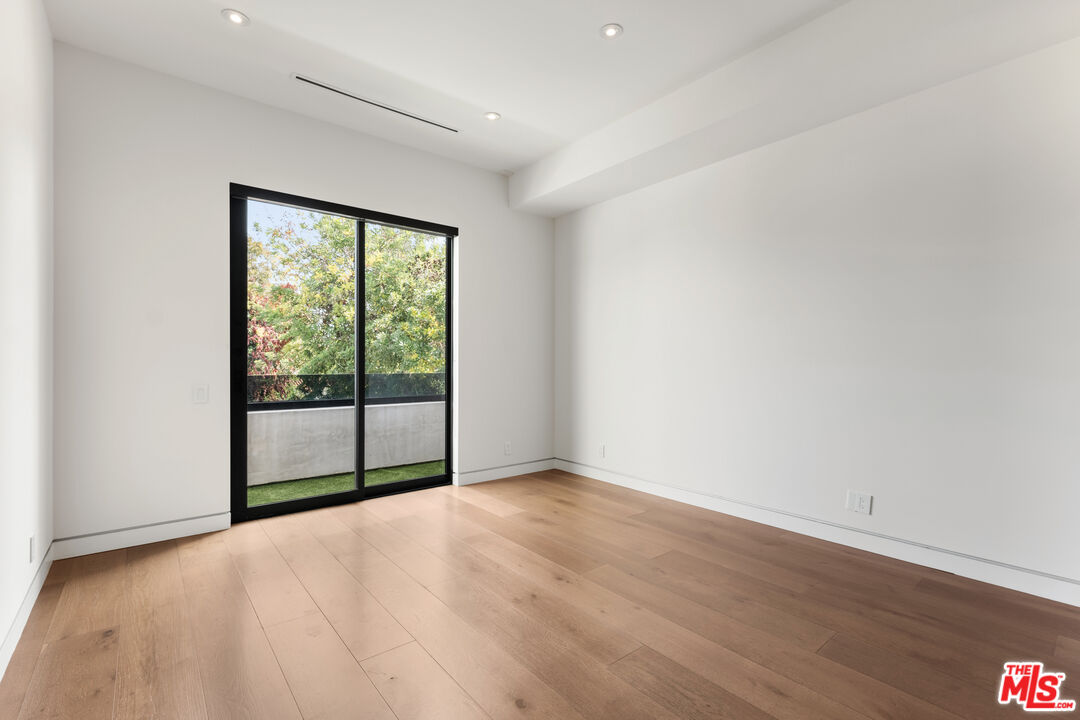 103 N Laurel Ave