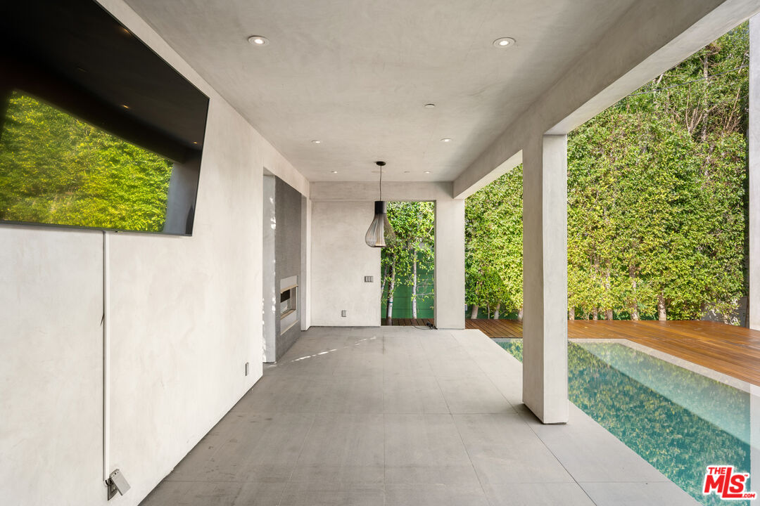 103 N Laurel Ave
