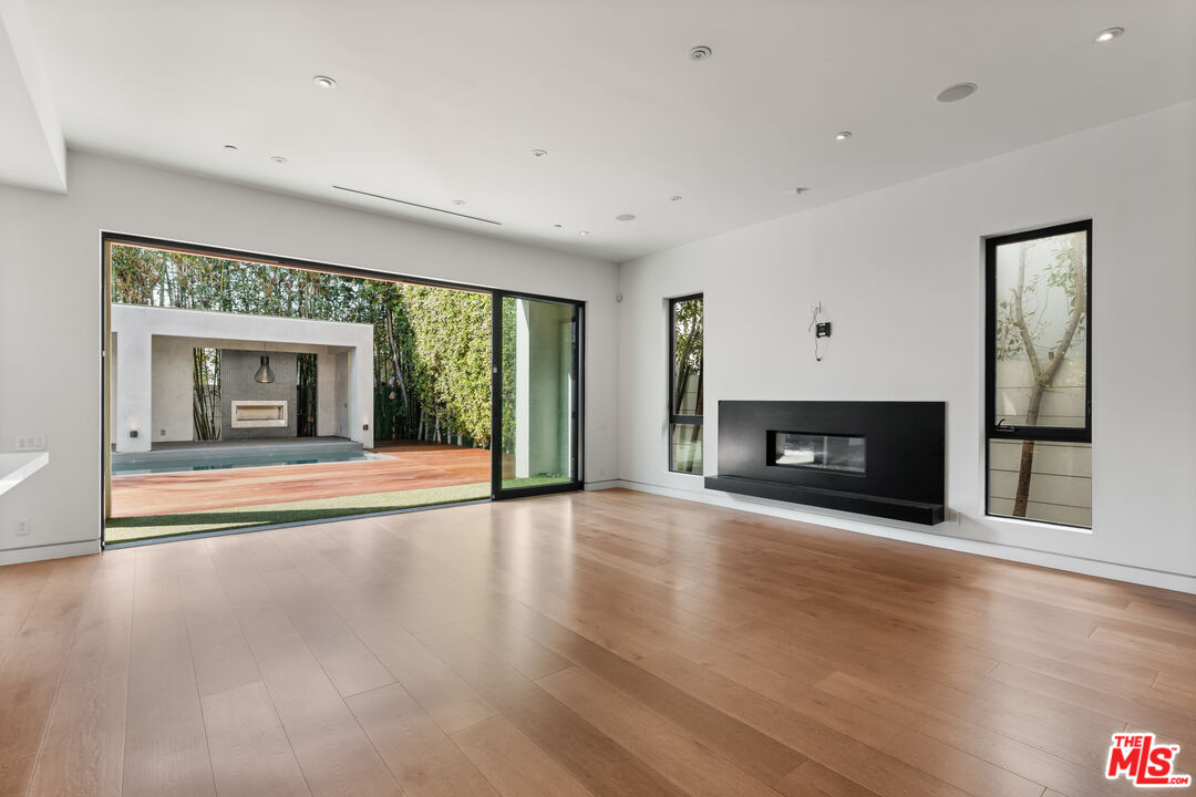 103 N Laurel Ave