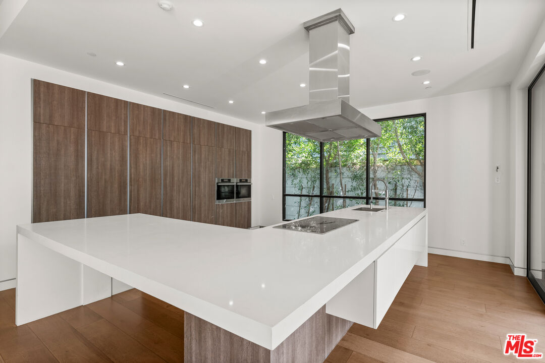 103 N Laurel Ave