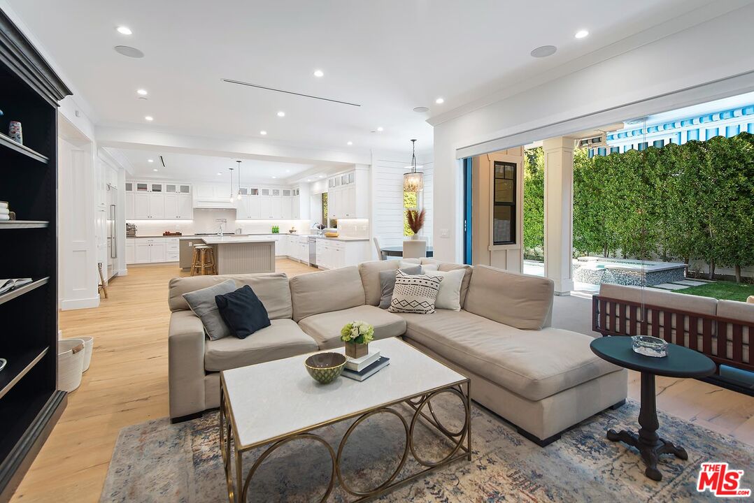 4152 Sunnyslope Ave